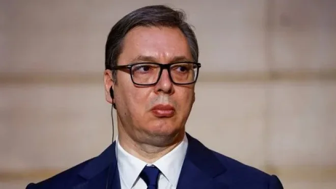 Президент Сербії Вучич пішов у відставку