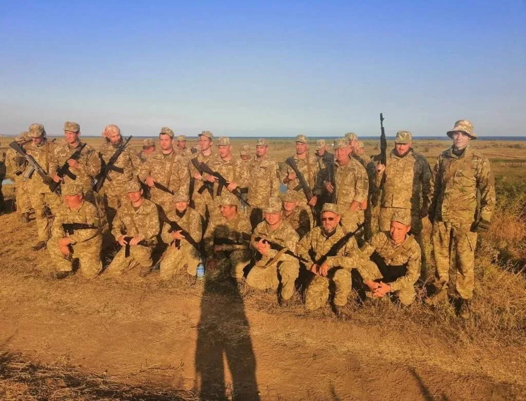 Засновник і директор «Рубікону Волі» Іван Мінченко після початку повномасштабного вторгнення служив у 110-й бригаді територіальної оборони ЗСУ.