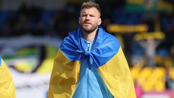 Ми маємо грати в футбол, навіть у такій ситуації: Ярмоленко – про обстріли України військами РФ