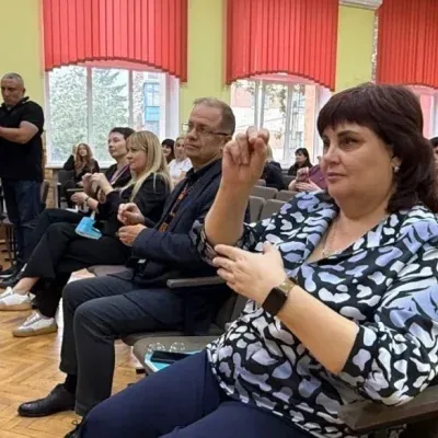 Екран у фоє замість перекладача: вінницька школа стала доступнішою для людей із порушеннями слуху