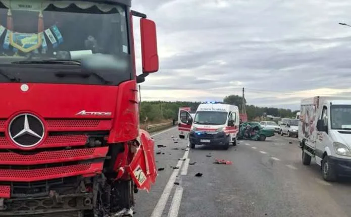 Лобове смертельне зіткнення на трасі в Недобоївцях ймовірно допустив водій «ВАЗ-2107»