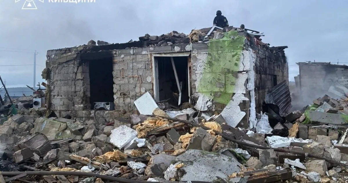 Росіяни вночі запустили по Україні 93 дрони. На Київщині постраждала родина з трьома дітьми