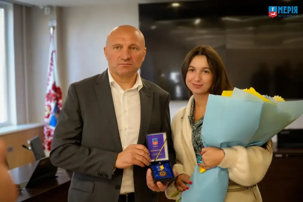 За мужність, працю та добрі справи: у Черкасах нагородили представників громади