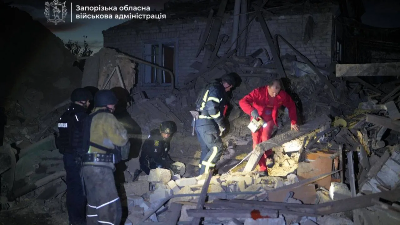 У Запоріжжі росіяни влучили у будинок: загинули мама і бабуся 4-річної дитини