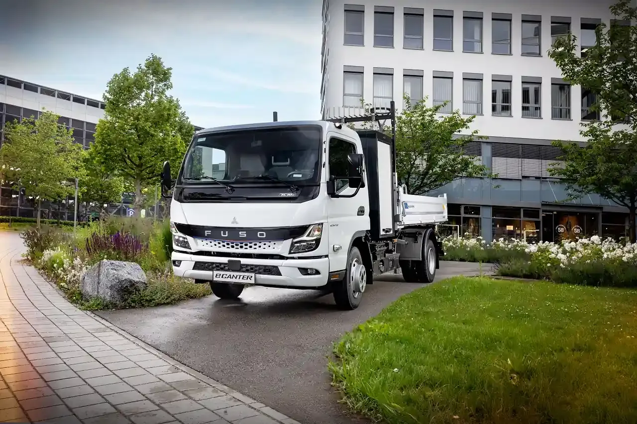На український ринок виходять легкі вантажівки Fuso Canter
