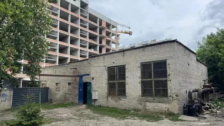 Закинуту будівлю у Львові продали за понад 16 млн грн: хто став власником