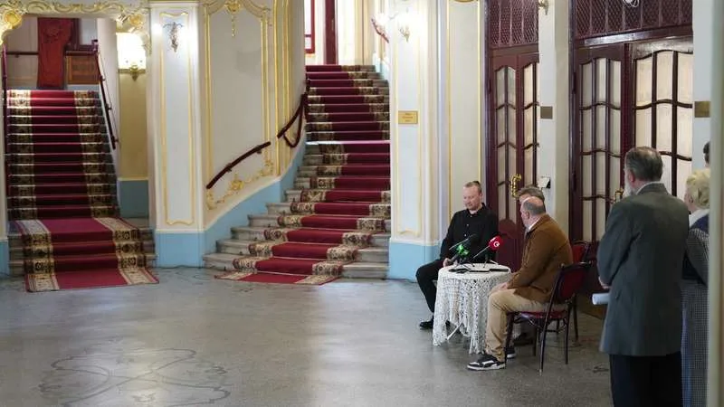 Прем’єра вистави-променаду у Чернівцях: «Історія, варта цілого яблуневого саду» 