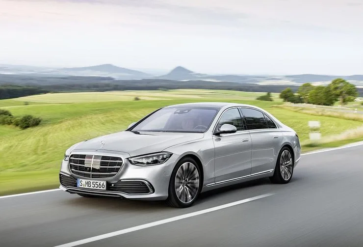 Автомобиль Mercedes-Benz S-Class