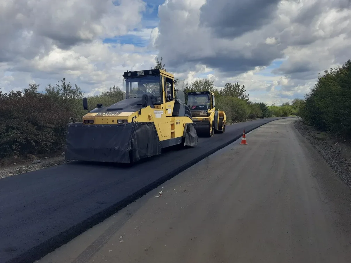На Львівщині ремонтують понад 18 км дороги Нагірне — Добромиль (фото)