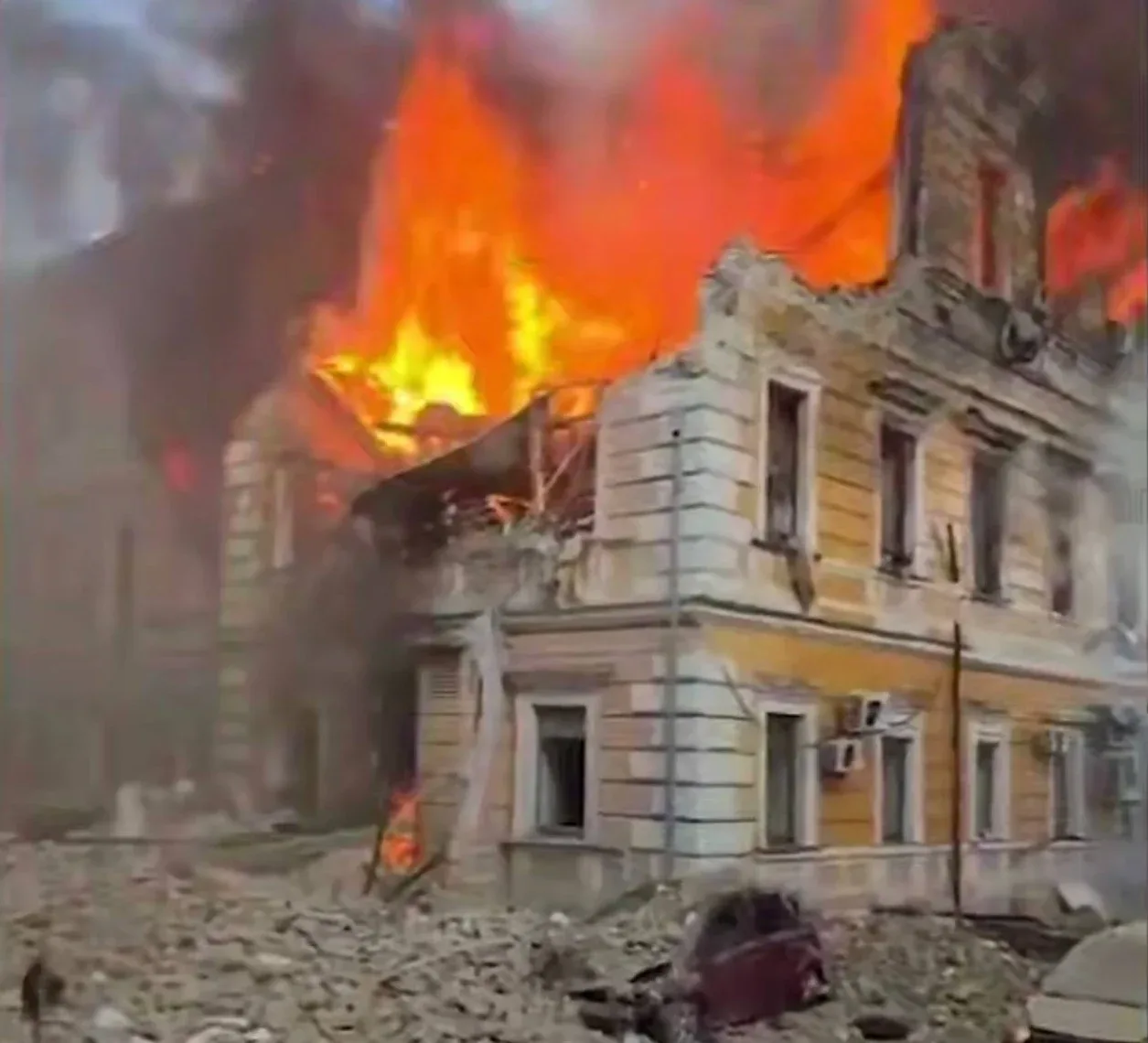 Володимир Зеленський відреагував на російський удар по будівлі Академії наук у Києві