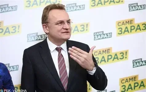 За падаючі балкони відповідає Садовий