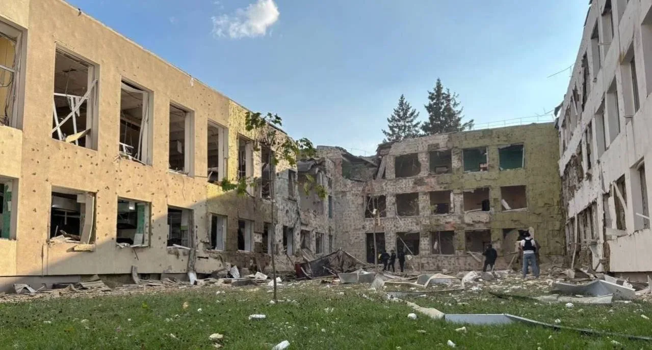 РФ скинула чотири КАБи на центр Сум: двоє загиблих, серед поранених — троє дітей