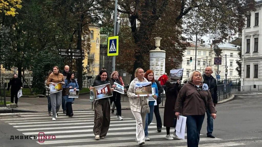 Пам'ятна скульптура, конфлікт Львова й Сокільників, пікет через нову школу: головні новини дня - 5