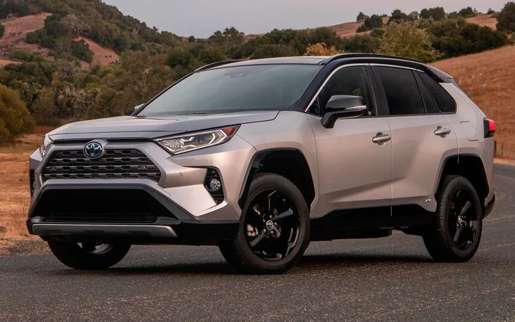 Автомобиль Toyota RAV4