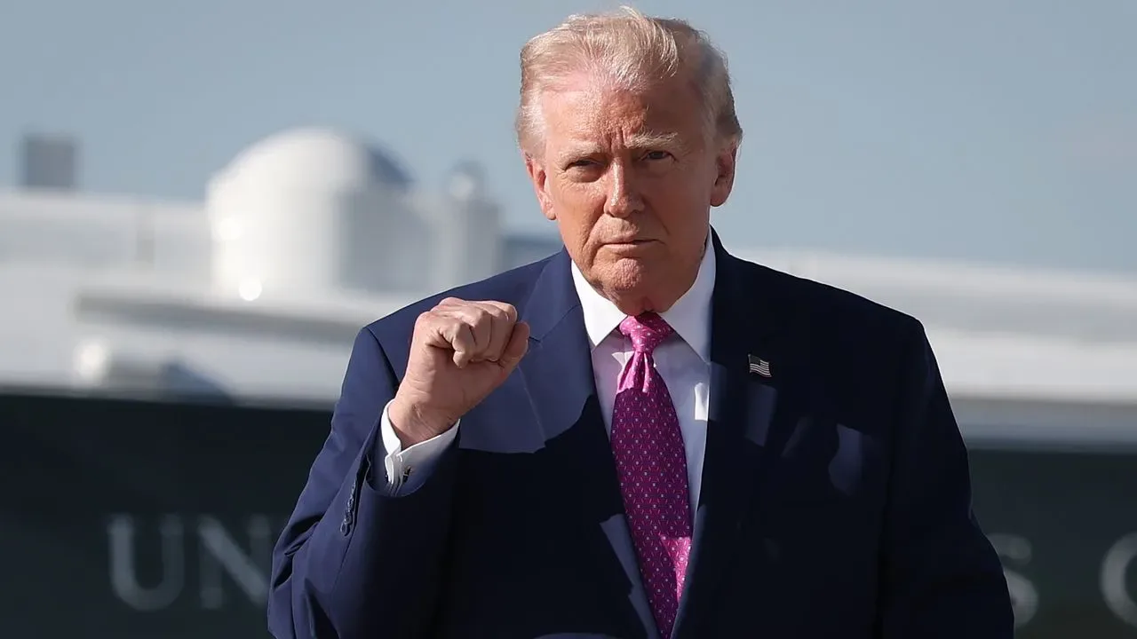 Трамп очікує на домовленість Зеленського і Путіна до “суворої зими” Дональд Трамп