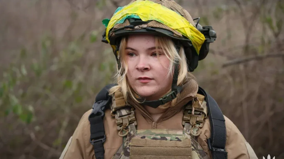 «Робот зупинився — вона пішла по нього сама»: як 22-річна «Суєта» під FPV-дронами витягувала зламаний НРК 