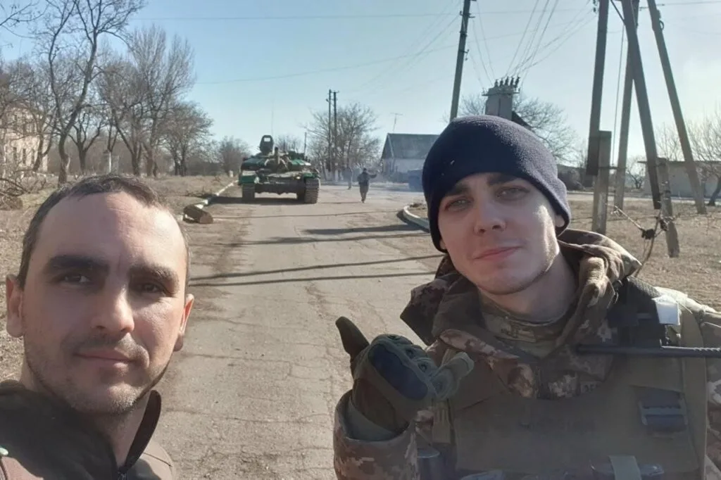 Засновник і директор «Рубікону Волі» Іван Мінченко після початку повномасштабного вторгнення служив у 110-й бригаді територіальної оборони ЗСУ.