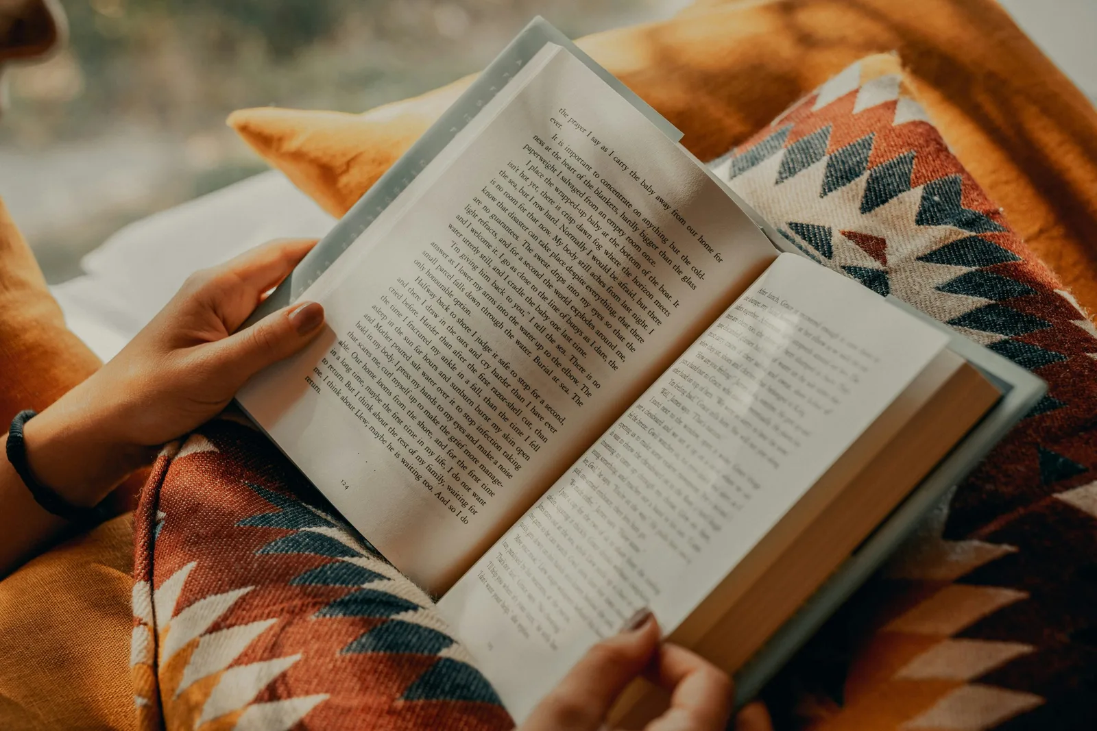 15 хвилин з книжкою заради грошей: Сінгапур бореться із залежністю від соцмереж