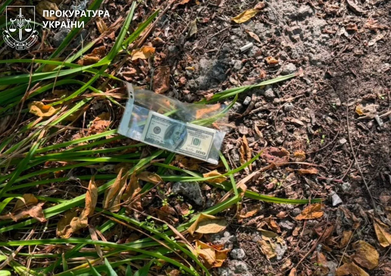 Майор РТЦК у Дніпрі вимагав 1500 доларів за переведення військовослужбовця до тилової частини.
