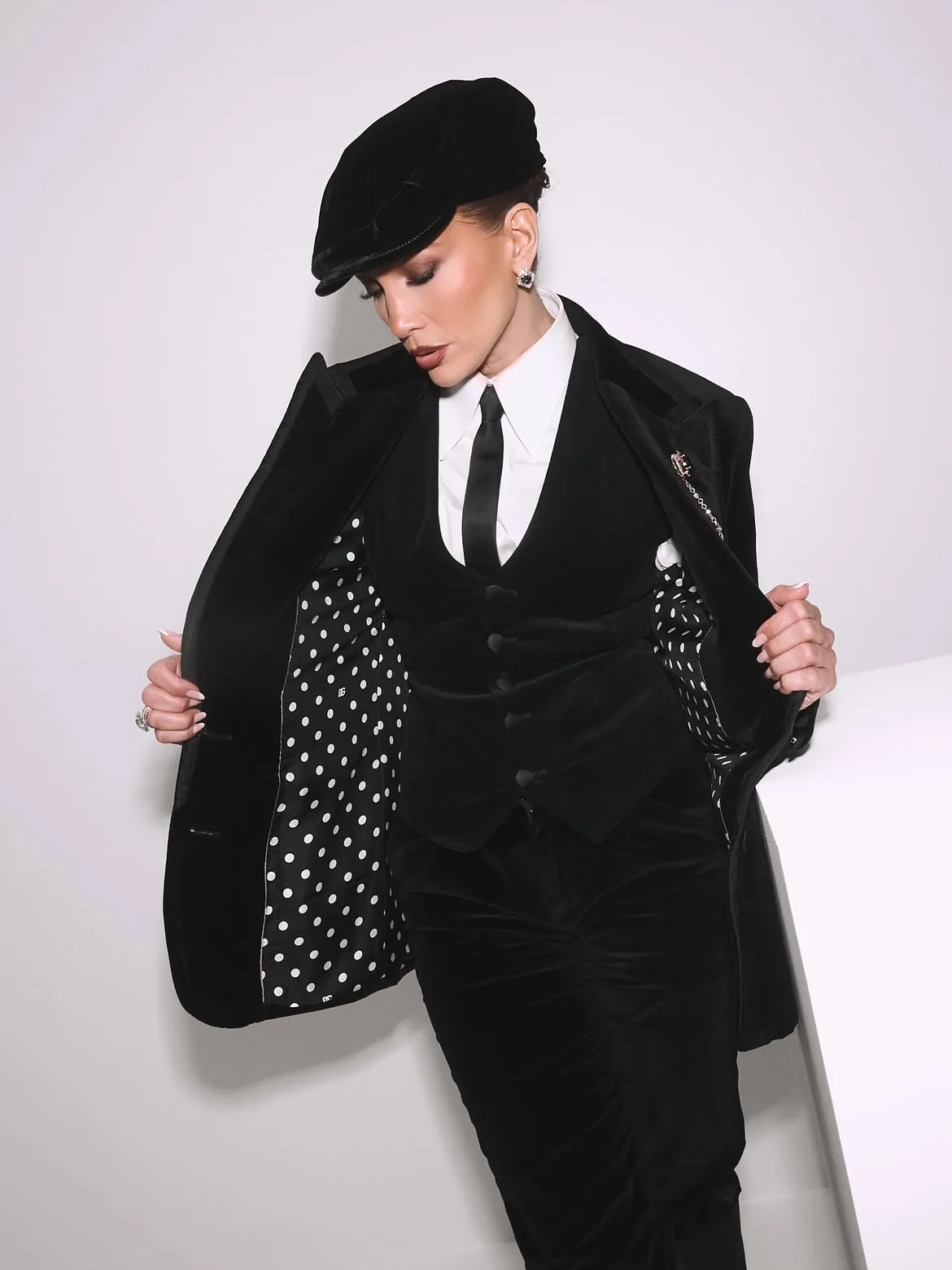 instagram.com/jlo/
