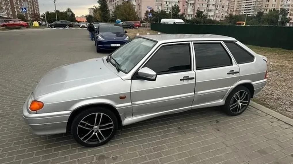 Унікальна капсула часу: у Києві виставлено на продаж ВАЗ 2114 з мінімальним пробігом