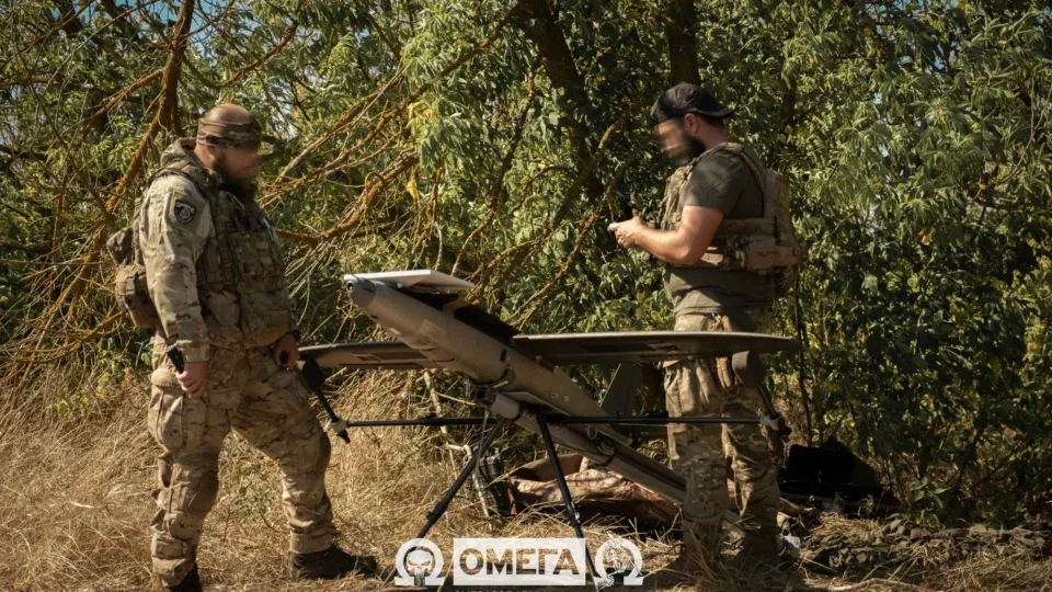 Один із найефективніших дронів для мідлстрайків: воїни «Омеги» показали роботу з БПЛА «Хорнет» 