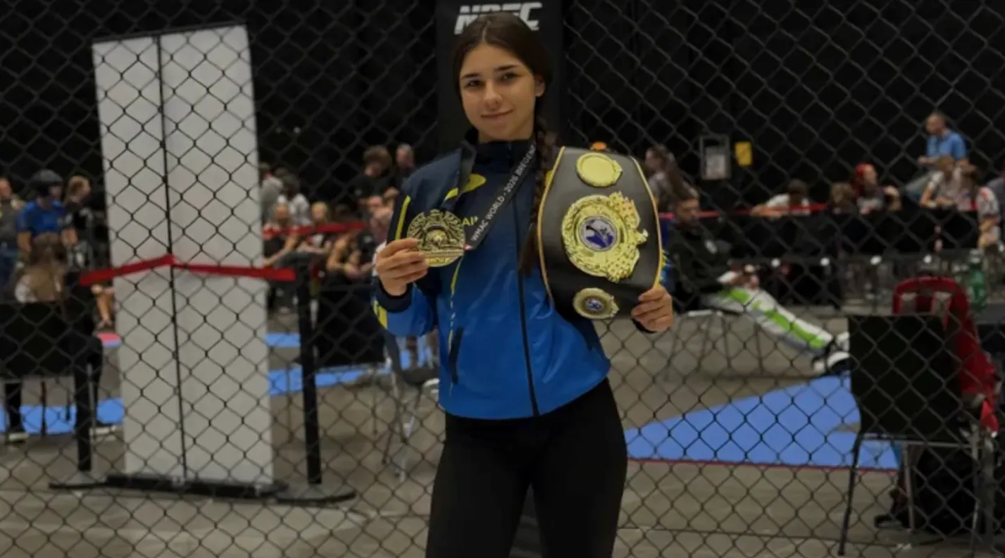 Студентка ЧНУ Дар’я Гордієнко здобула дві золоті медалі на чемпіонаті світу з козацького двобою