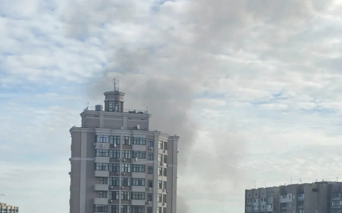 У Шевченківському районі БпЛА влучив у 5-поверхову будівлю