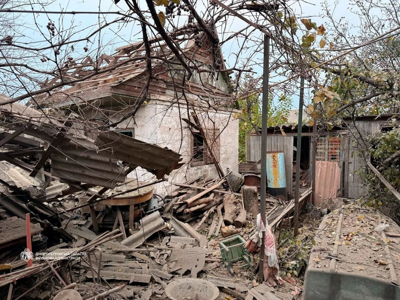 Одна людина загинула, троє поранені: понад 40 разів ворог атакував Дніпро та область