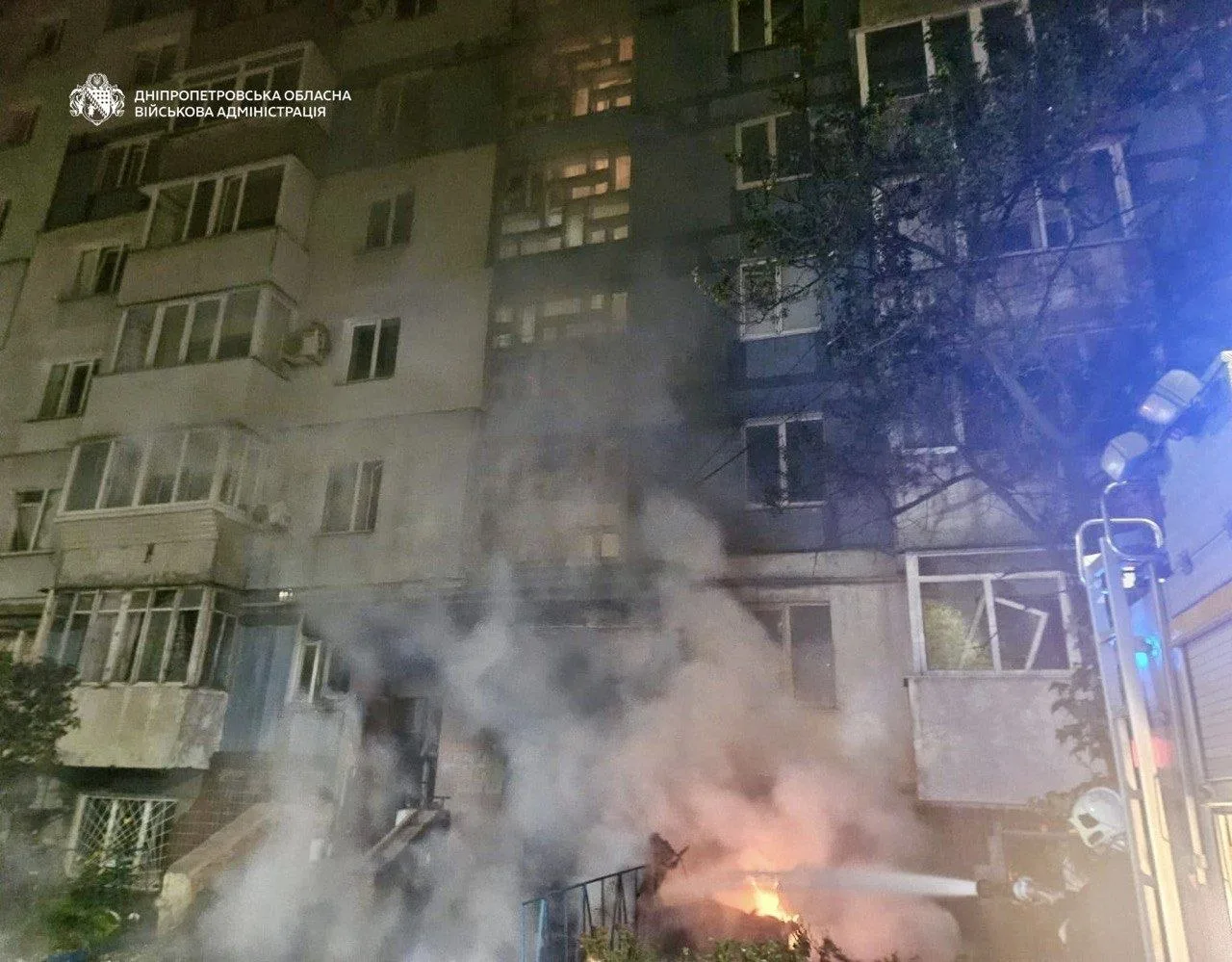Нічна атака на Дніпро: поранені четверо людей, серед них — двоє дітей