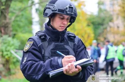 Наслідки ворожої атаки на Миколаїв: пошкоджені житлові будинки та автомобілі
