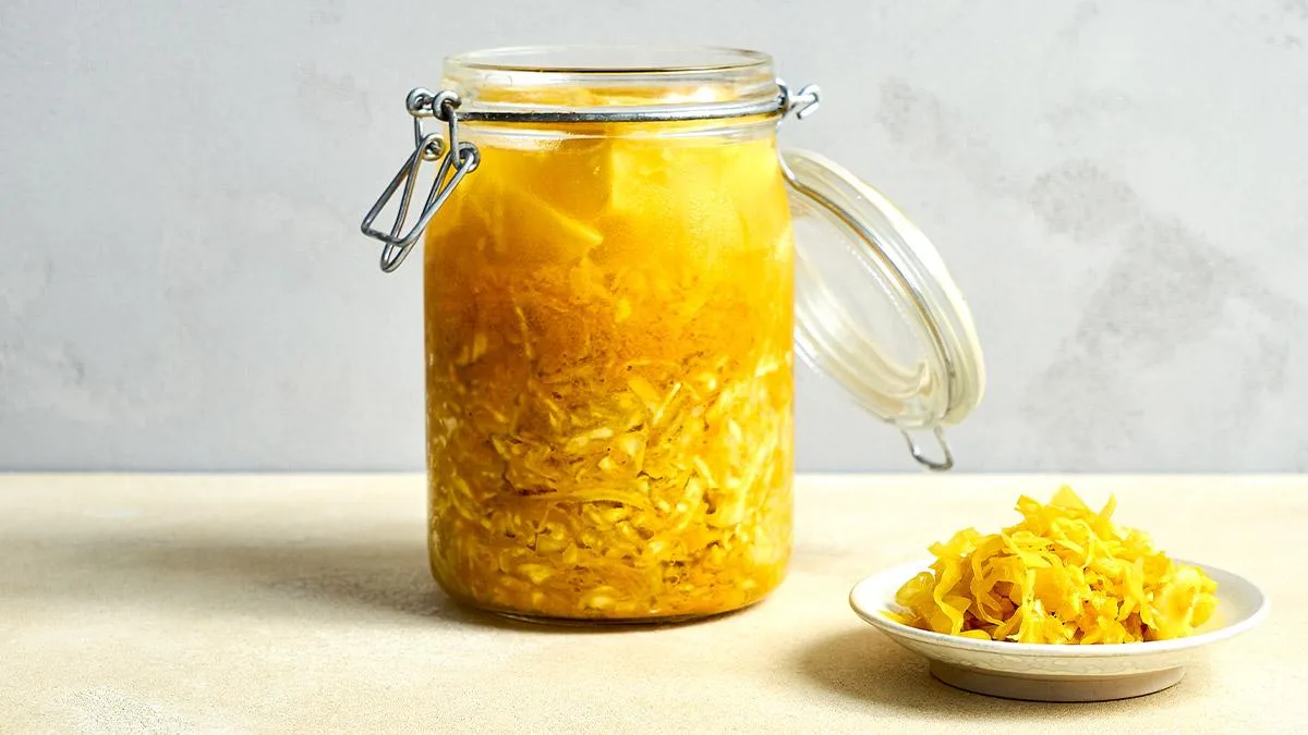 Turmeric sauerkraut - fermented superfood for your gut