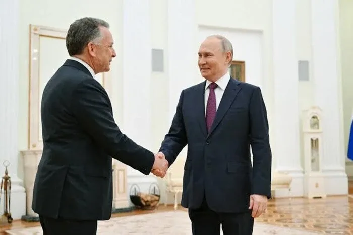 «Росіяни, мабуть, регочуть до сліз». Ведучий Fox News засудив лестощі Віткоффа до Путіна