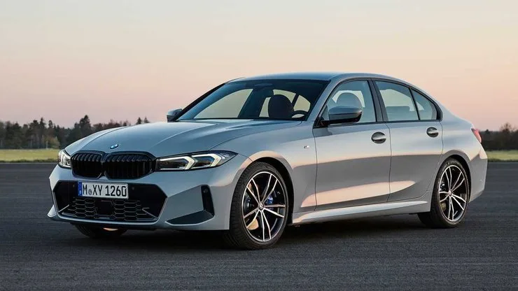 Автомобиль BMW 3 Series