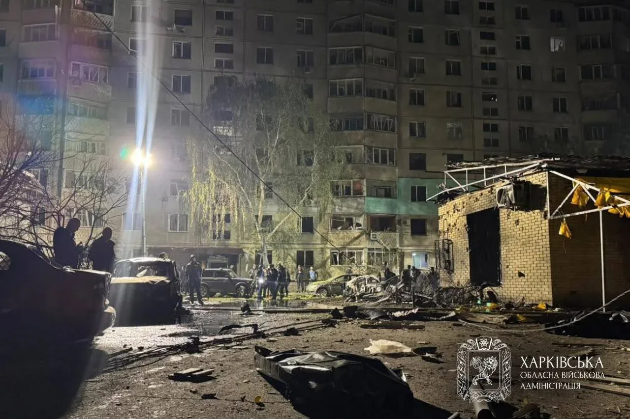 Наслідки російського удару у передмісті Харкова