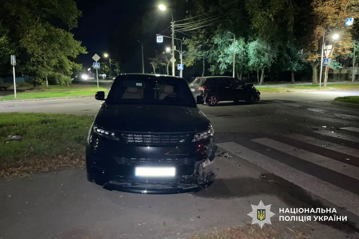 На одному із перехресть у Черкасах зіштовхнулися дві автівки