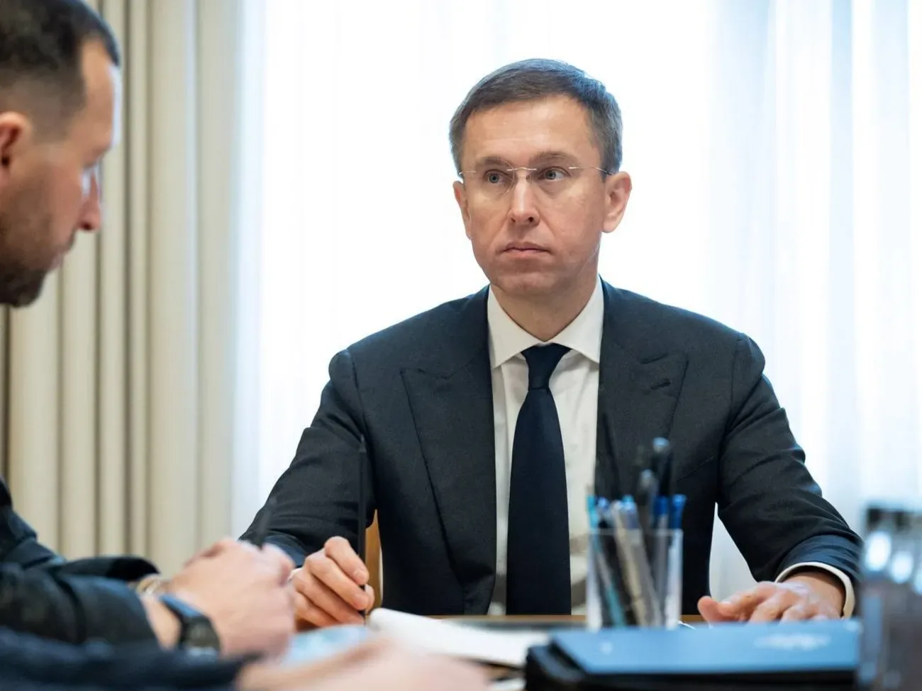 "Складні, але необхідні рішення". Кабмін фіналізував зміни в системі бронювання. Чого чекати