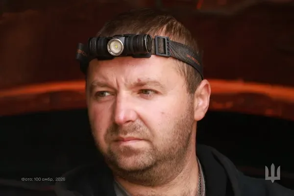 «Є відчуття, що займаюся потрібним ділом»: як лучанин «Ден» зі 100-ї ОМБр повертає до життя автівки побратимів (фото)