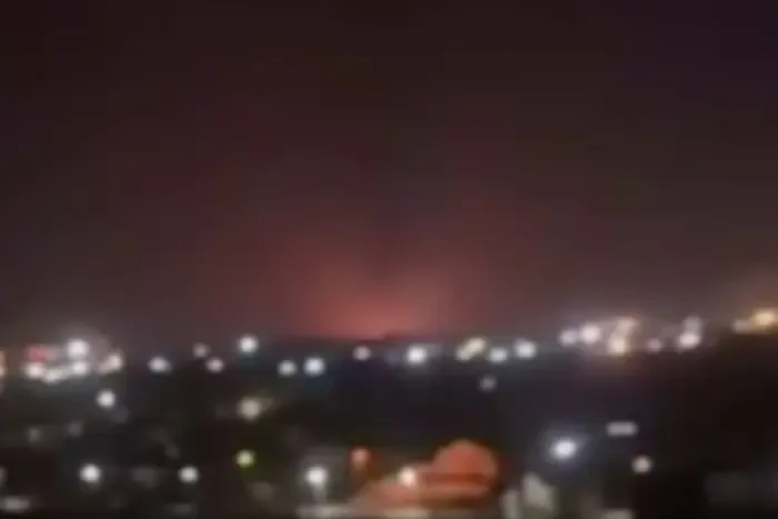 У Саратовській області спалахнула пожежа після атаки дронів (відео)
