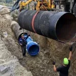 Львівводоканал завершує прокладання нового магістрального водогону під дорогою