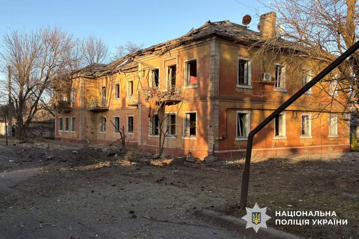 Наслідки атаки шістьма авіабомбами ФАБ-250 по Краматорську 25 жовтня 2026 року
