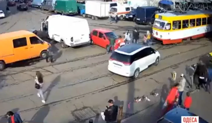 В Одесі евакуюватимуть автівки, які блокують рух трамваїв і тролейбусів,