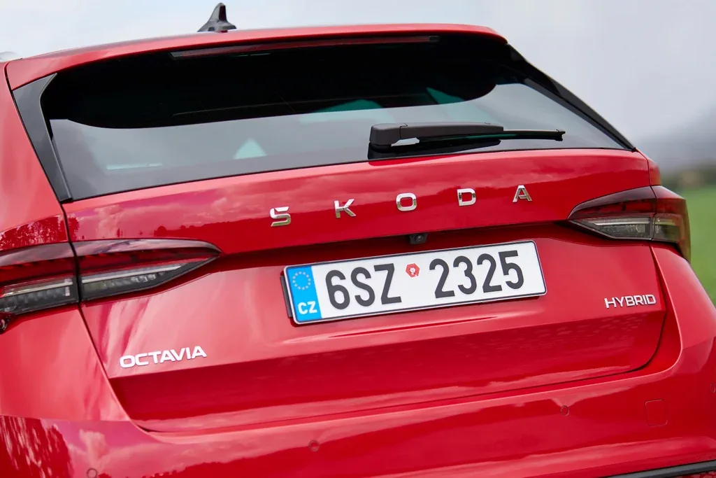 Skoda створила гібридну Octavia