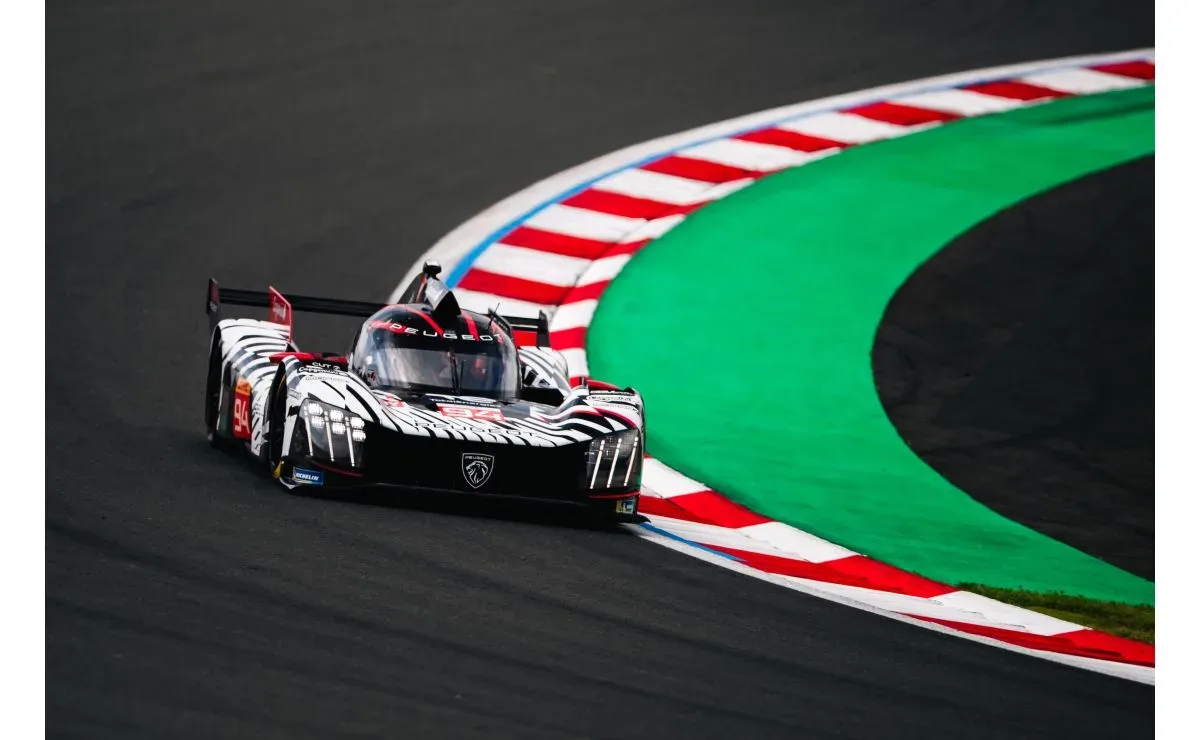Team Peugeot TotalEnergies готується до дебютної гонки WEC у Барселоні