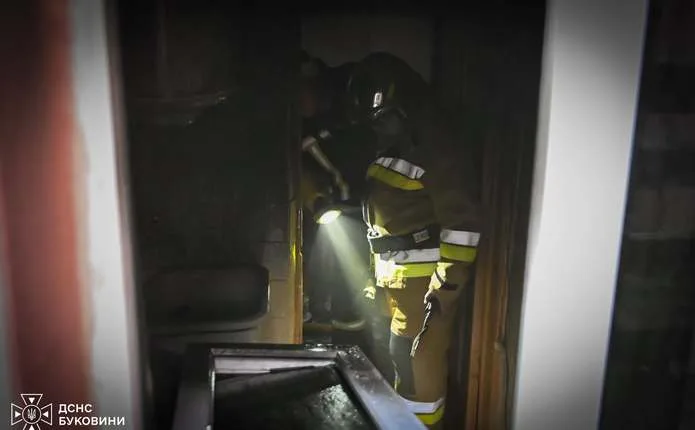 На пожежі у Чернівцях рятувальники виявили тіло чоловіка
