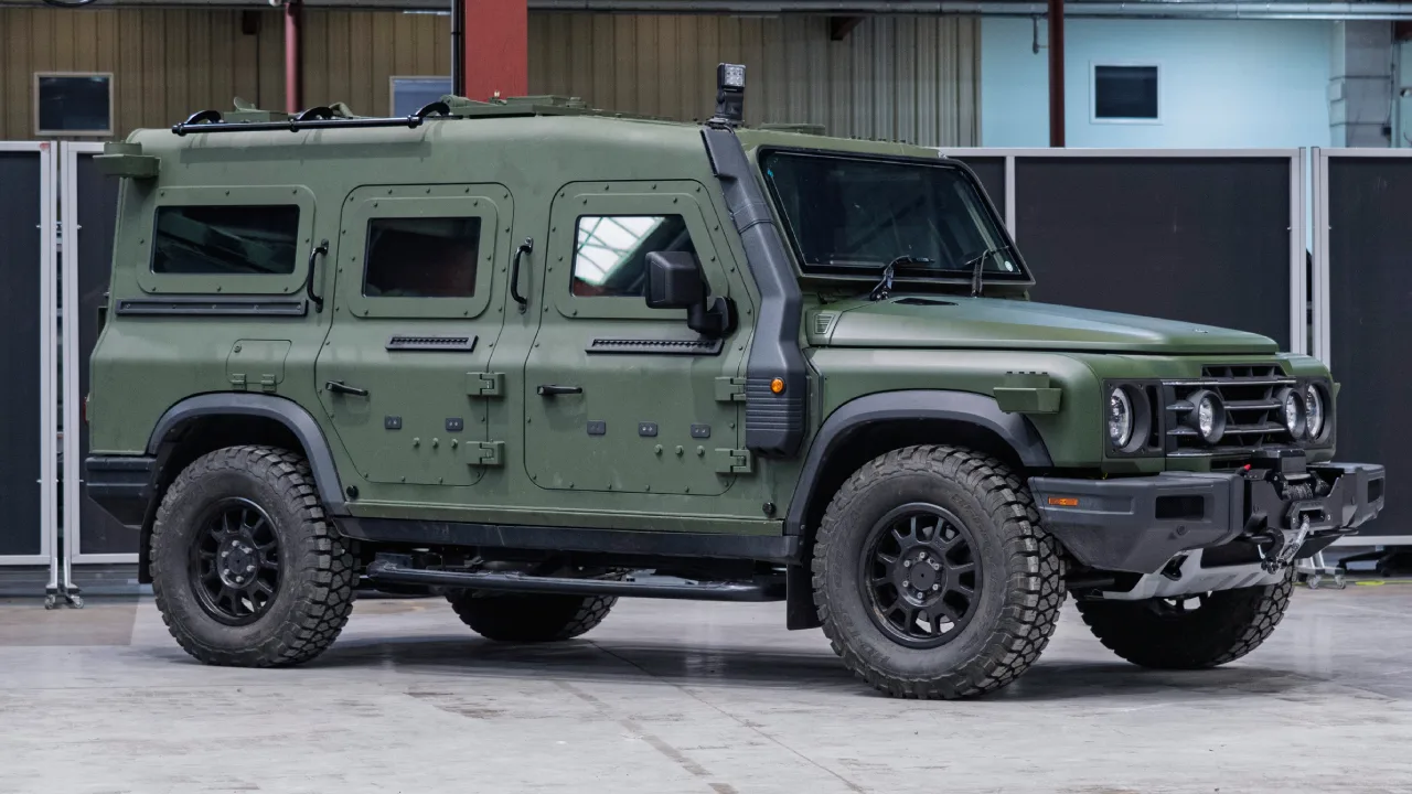 Ineos Grenadier получил военные заказы от Италии и Австрии
