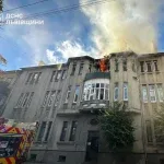 У Бродах рятувальники врятували чоловіка з палаючої квартири
