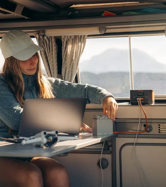 Зарядная станция для ноутбука Jackery Explorer 100 Plus
