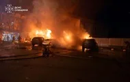 Российский дрон атаковал людей возле торгового центра в Сумах
