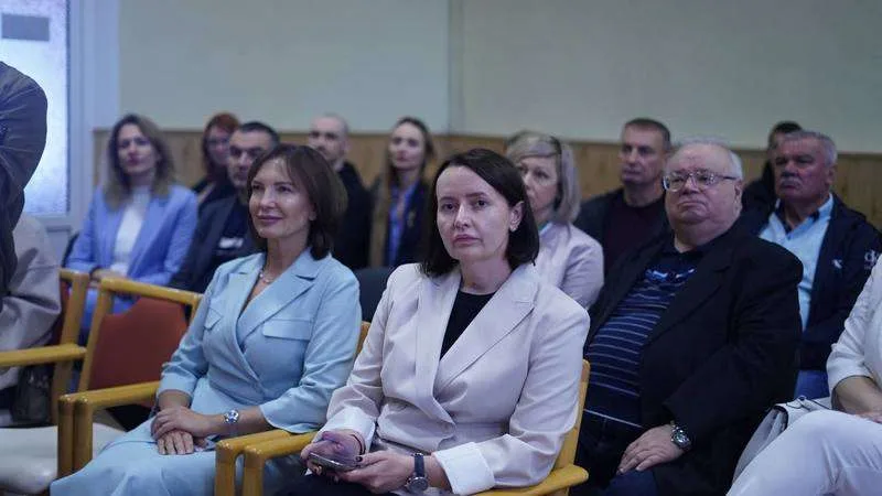 Чернівецька лікарня відтепер має власну сонячну станцію: скільки служитиме та хто допоміг облаштувати